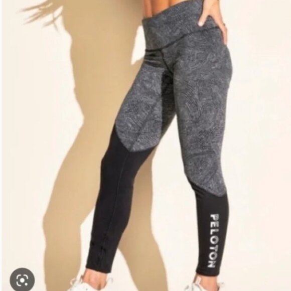 lululemon athletica Pants - Lululemon size 8 peloton leggings